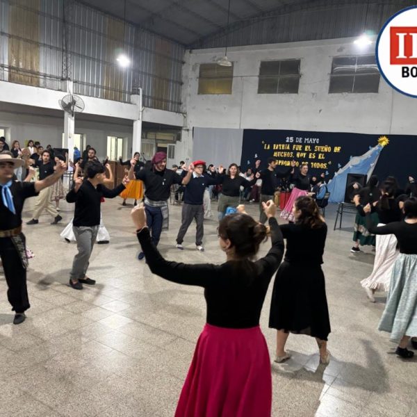 ACTO: «REVOLUCIÓN DE MAYO»